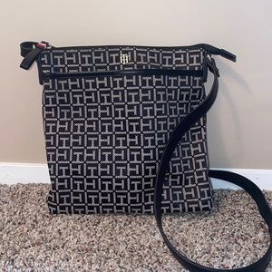 Tommy Hilfiger Crossbody Bag